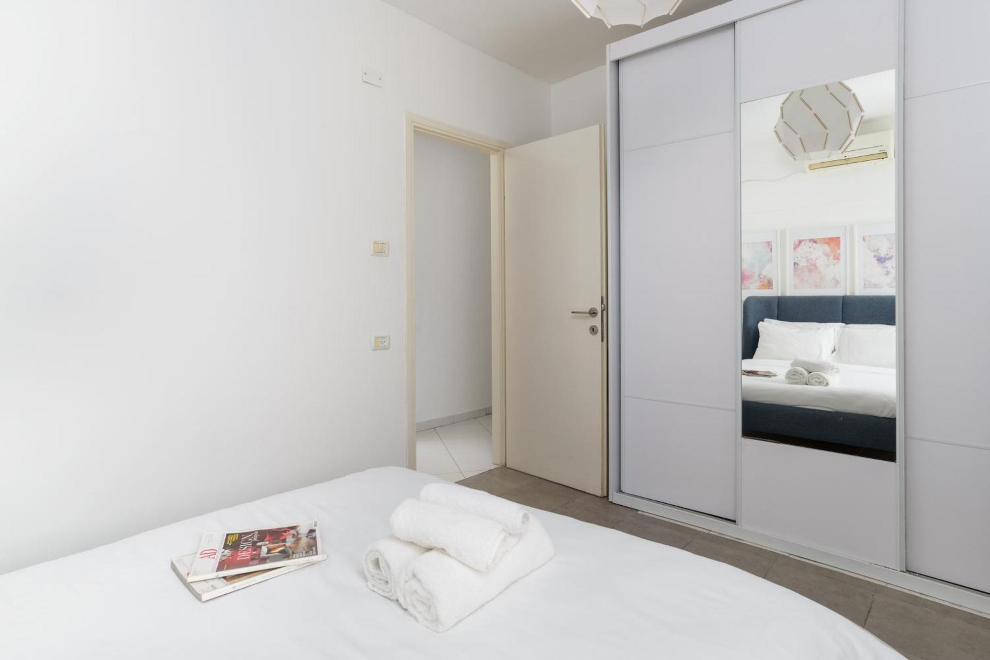 Sea View 2 Bedroom Apartment With Bomb Shelter เทลอาวีฟ ภายนอก รูปภาพ